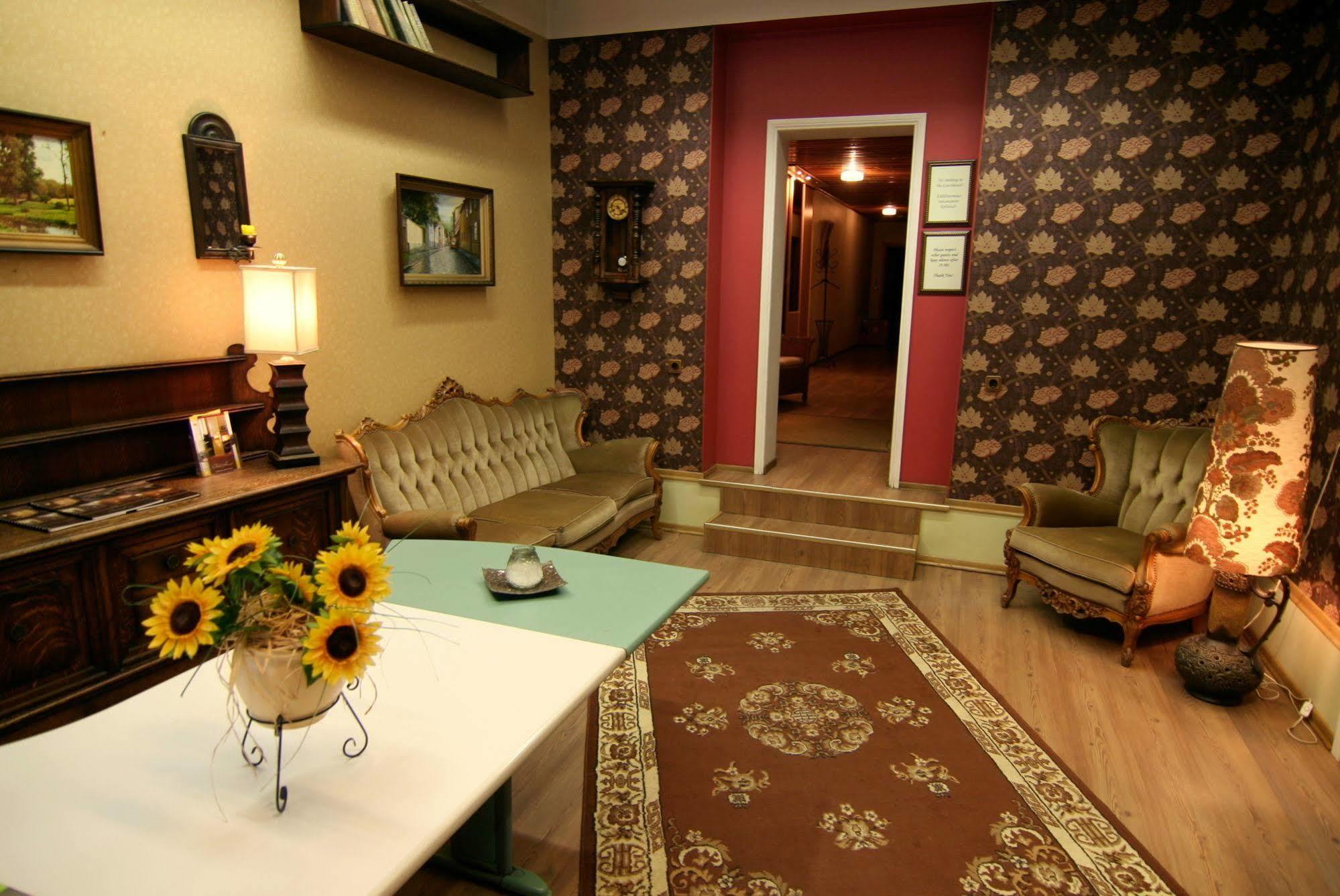 Oldhouse Hostel Tallinn Eksteriør bilde